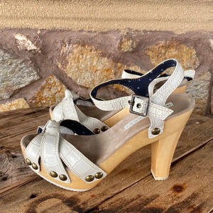 Marc Jacobs womens heel shoes size 39 chexk them out very nice thanks 🙏